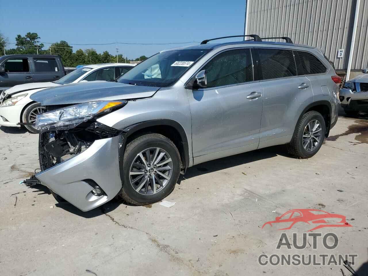 TOYOTA HIGHLANDER 2018 - 5TDJZRFH5JS850135