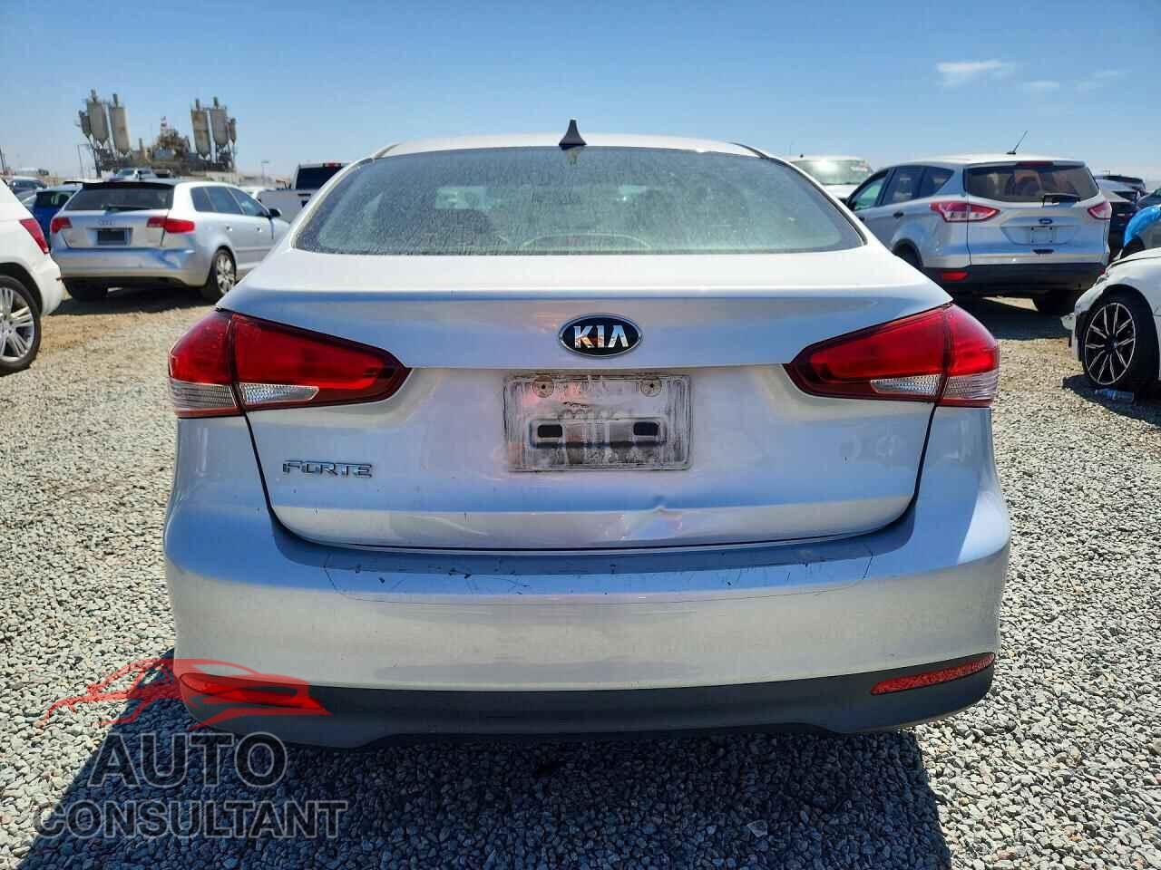 KIA FORTE 2017 - 3KPFK4A73HE128727