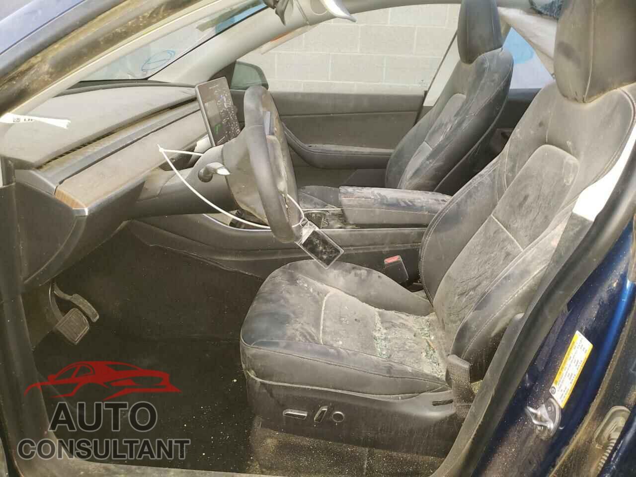 TESLA MODEL Y 2021 - 5YJYGDEEXMF111611