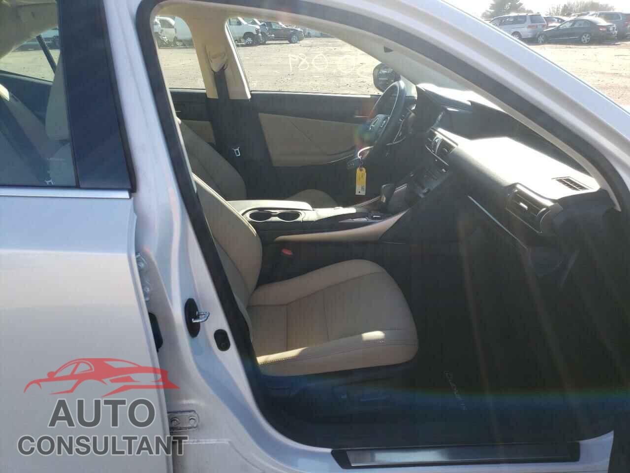 LEXUS IS 2019 - JTHC81D2XK5036788
