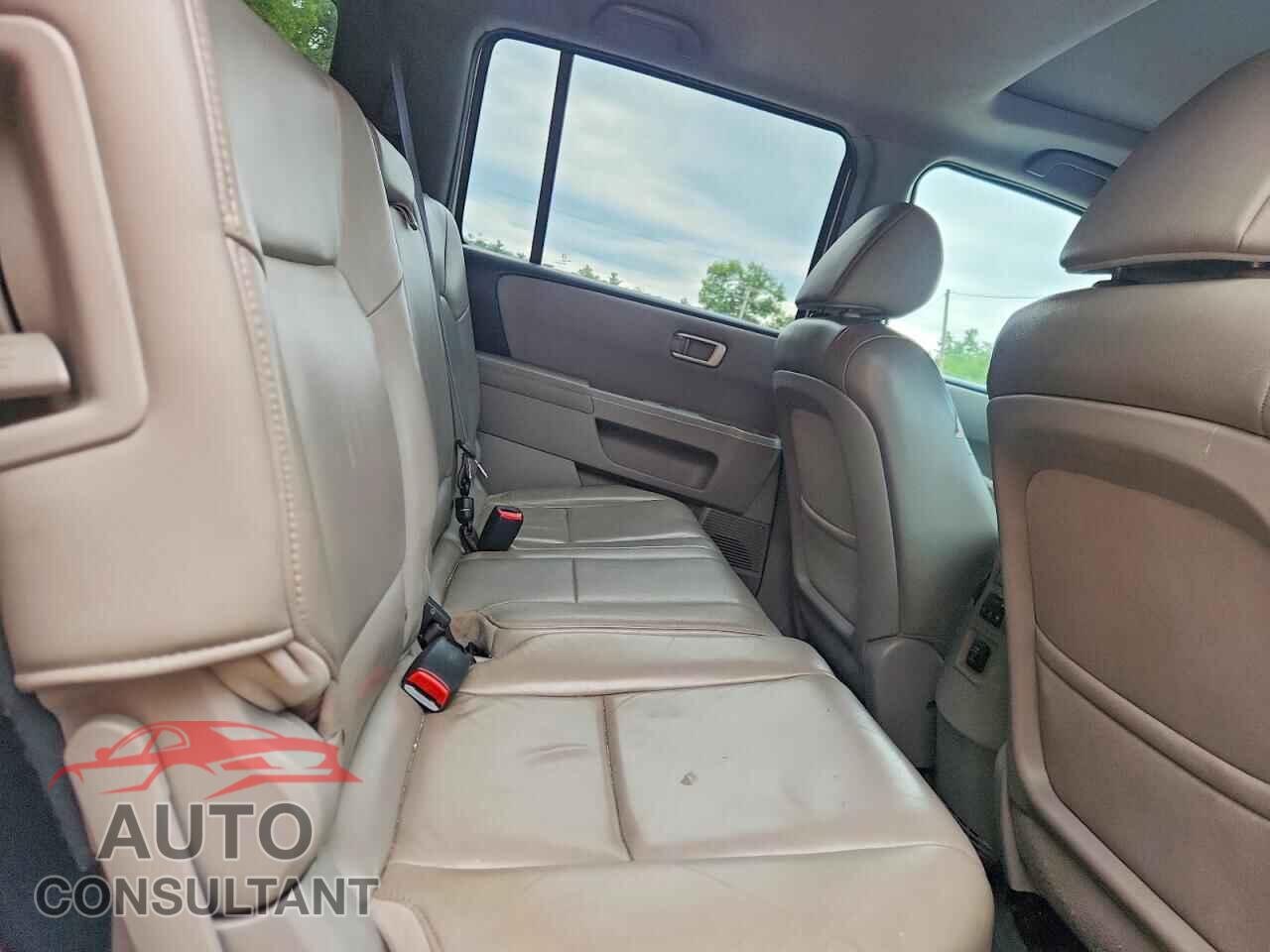 HONDA PILOT 2015 - 5FNYF4H57FB029367