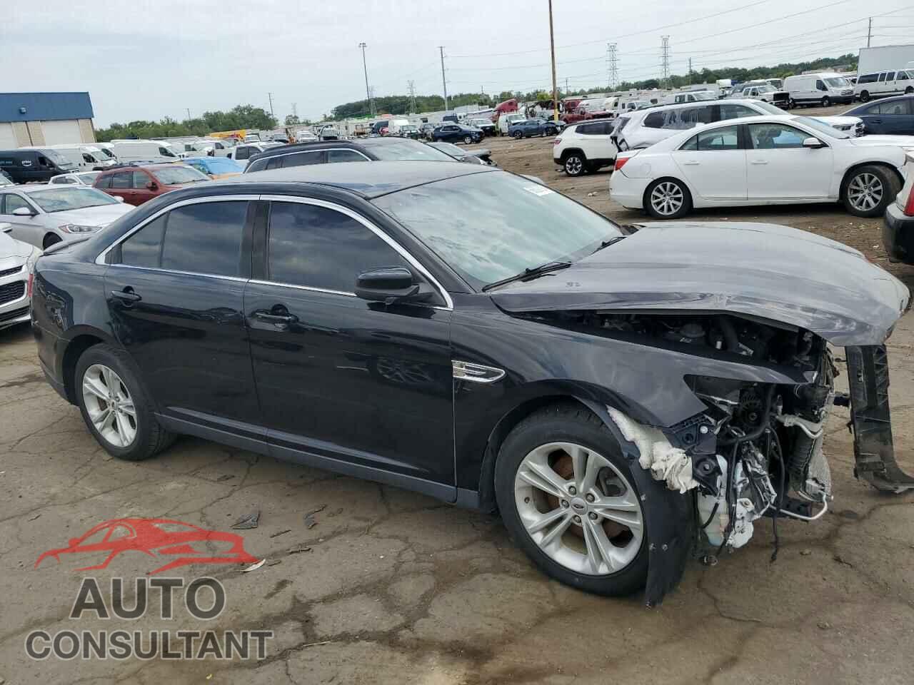 FORD TAURUS 2018 - 1FAHP2E81JG126830