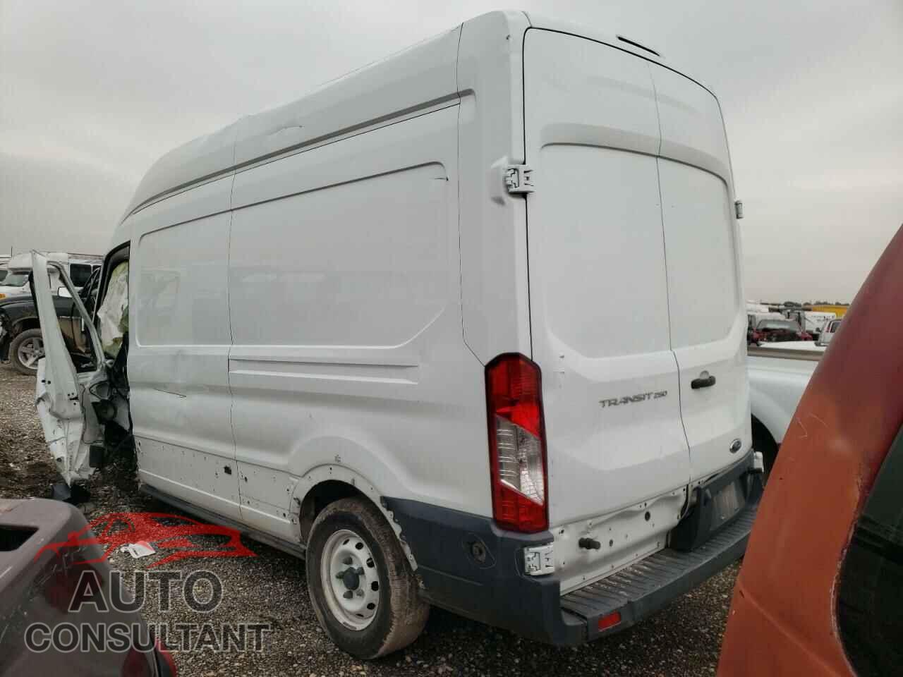 FORD TRANSIT CO 2017 - 1FTYR2XM4HKA03397