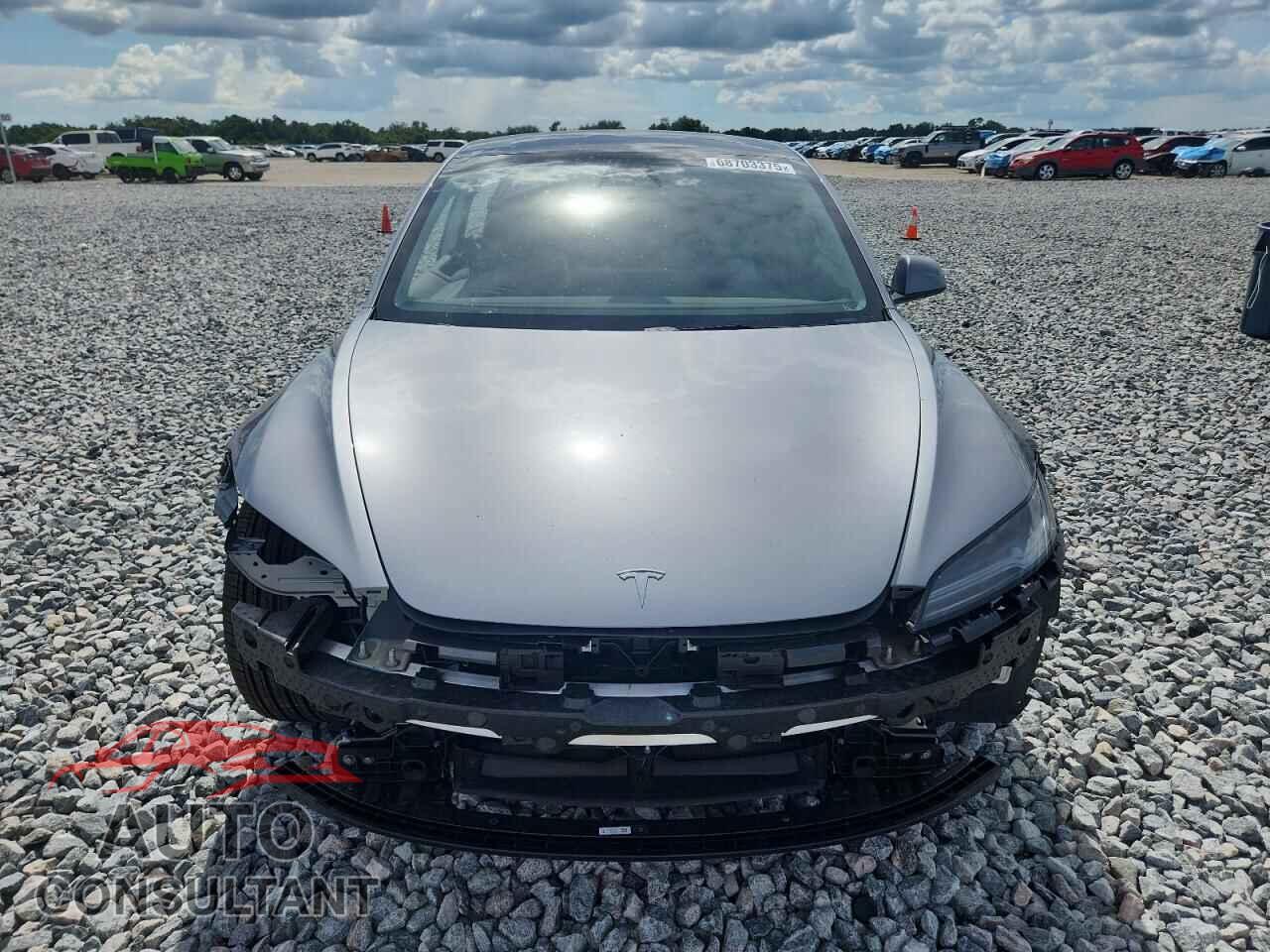 TESLA MODEL 3 2025 - 5YJ3E1EA1SF918334