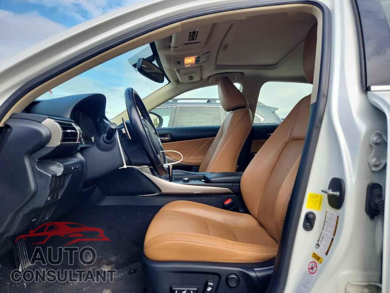 LEXUS IS 2015 - JTHCF1D25F5029582
