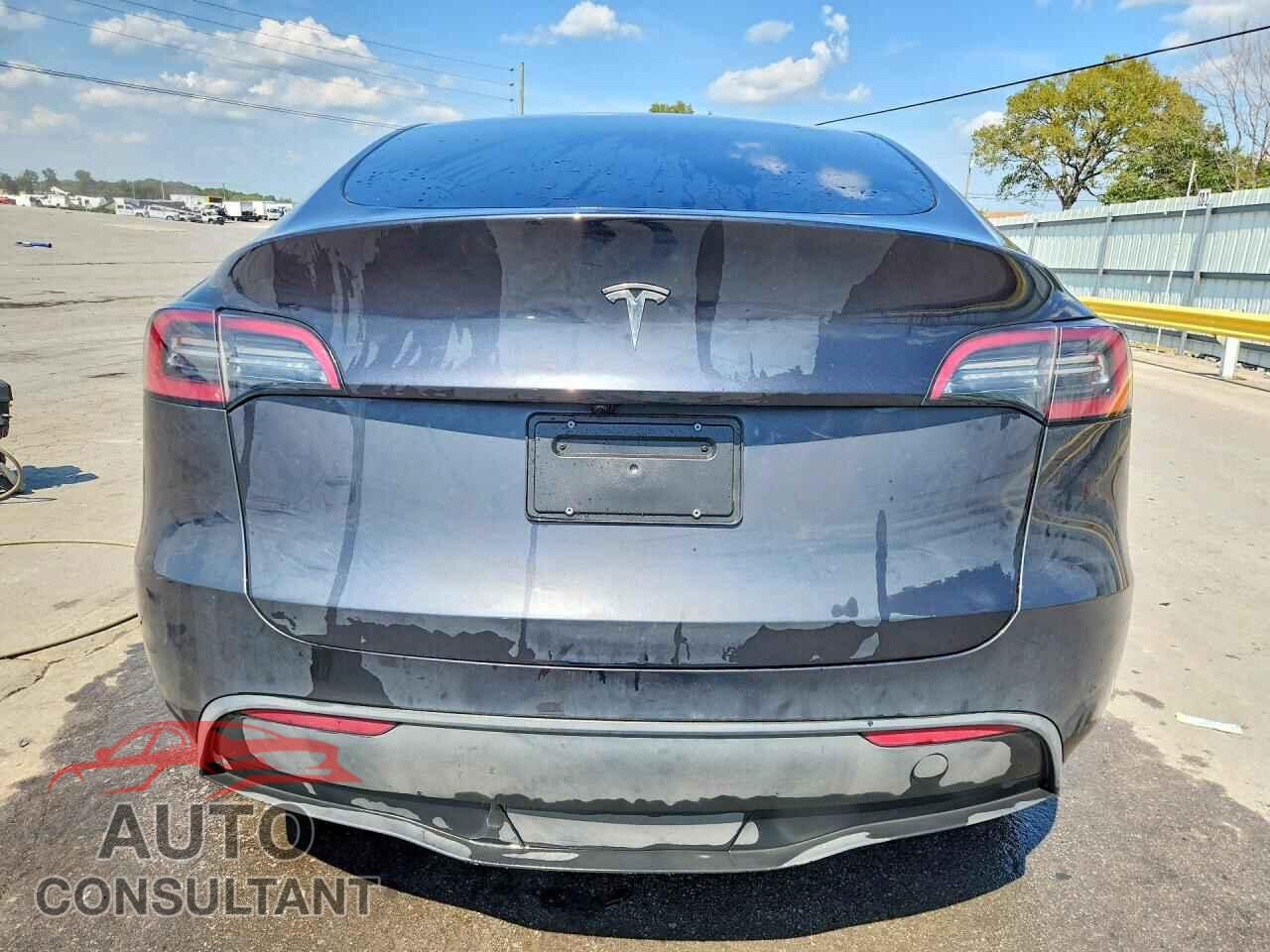 TESLA MODEL Y 2024 - 7SAYGDED7RF093246