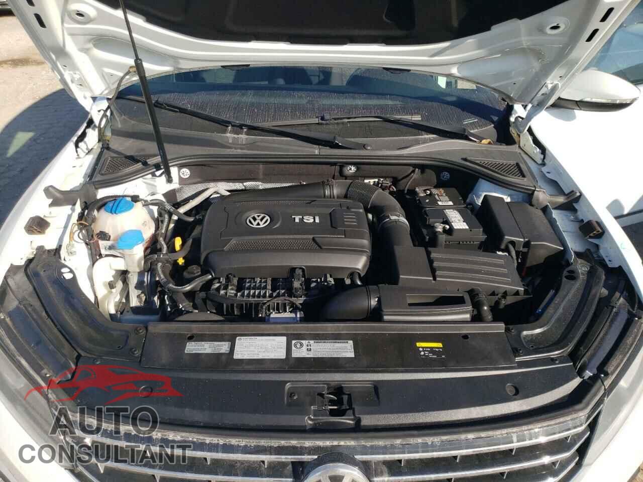 VOLKSWAGEN PASSAT 2017 - 1VWAT7A34HC012284