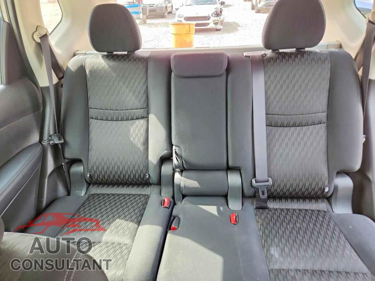 NISSAN ROGUE 2017 - KNMAT2MTXHP615363