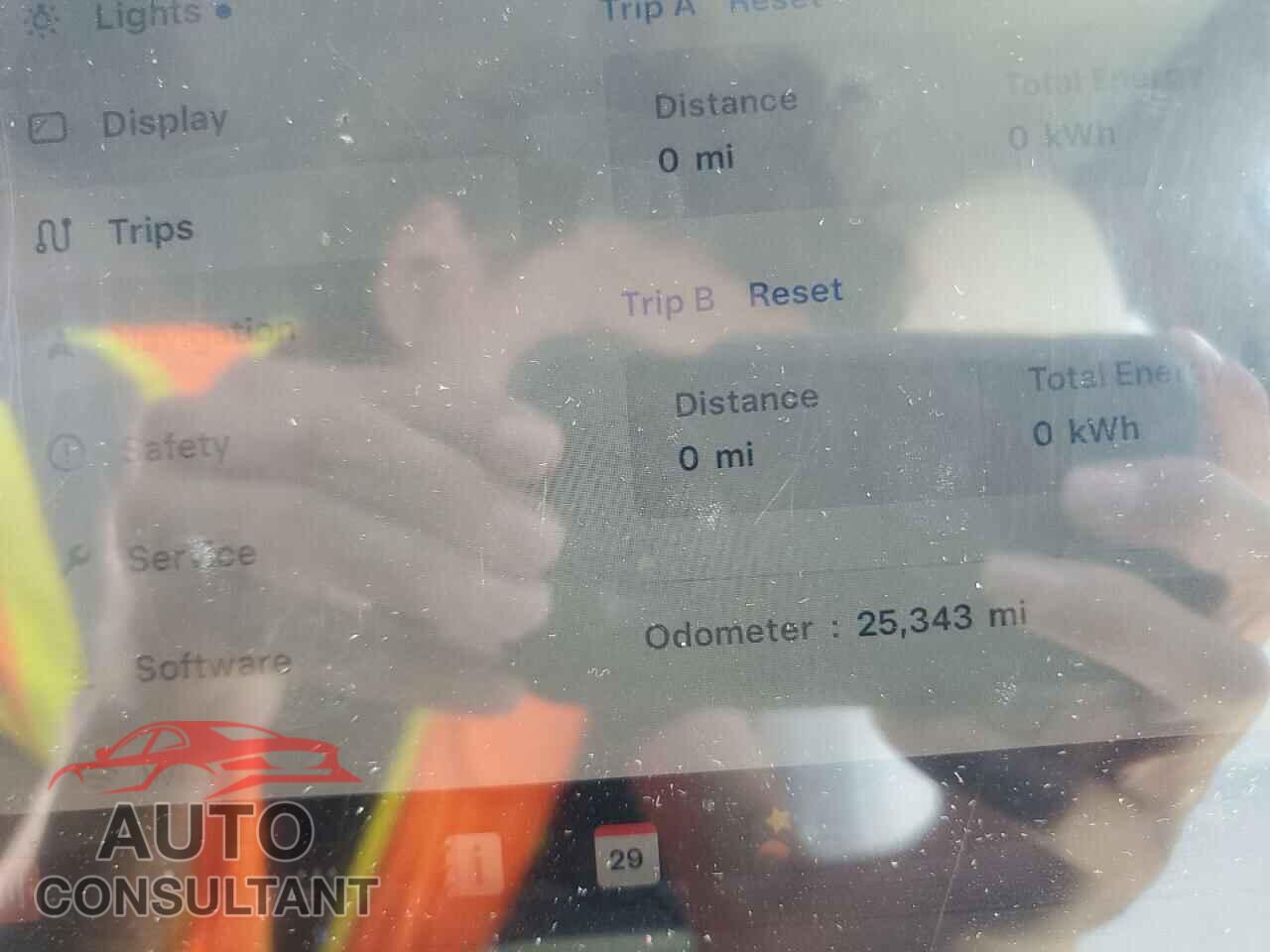 TESLA MODEL Y 2023 - 7SAYGDEE0PF744433