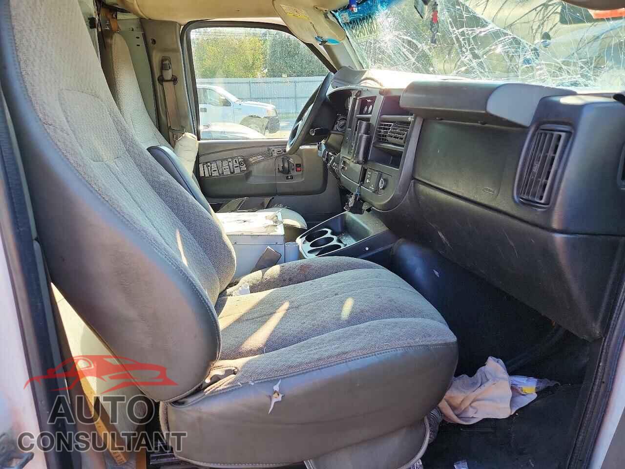 CHEVROLET EXPRESS 2015 - 1GCWGFCF6F1155339