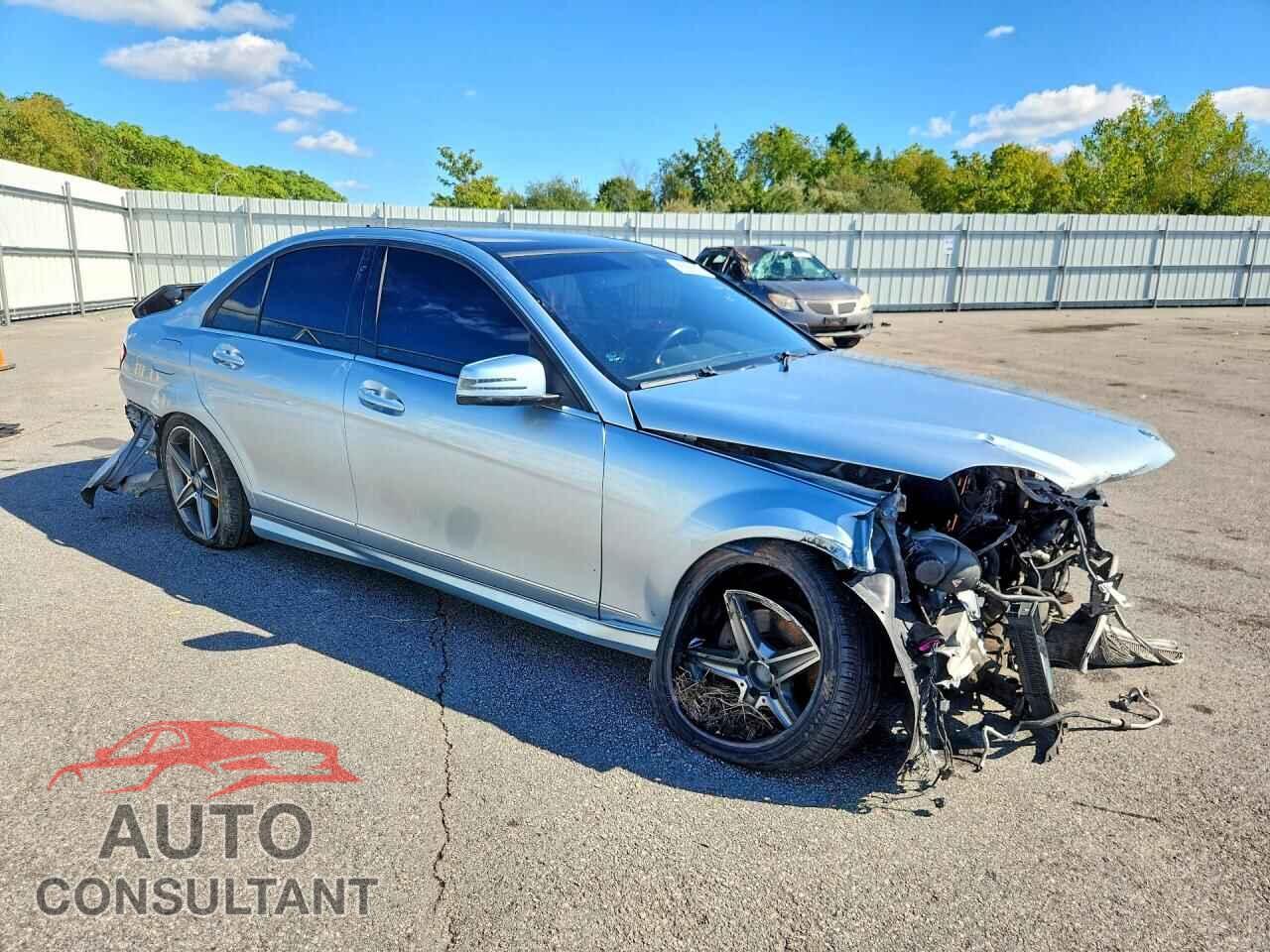 MERCEDES-BENZ C-CLASS 2013 - WDDGF8AB3DR261741