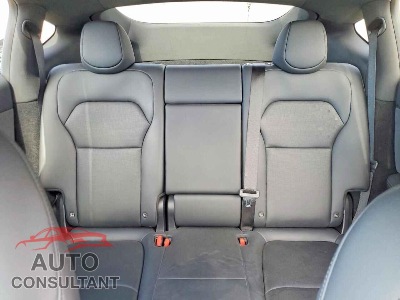 TESLA MODEL Y 2026 - 7SAYGDEDXTF670648
