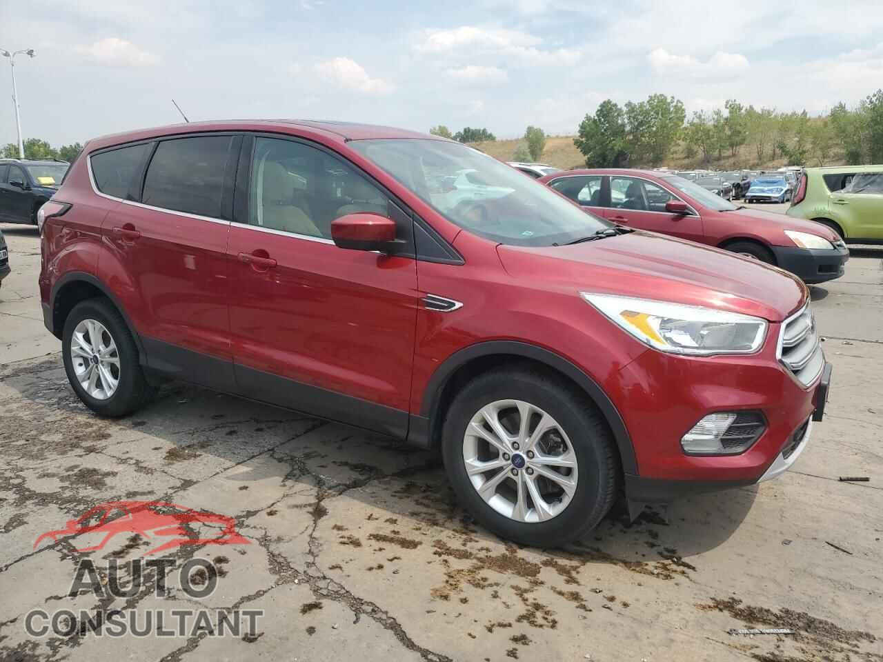 FORD ESCAPE 2017 - 1FMCU9GD4HUD23174