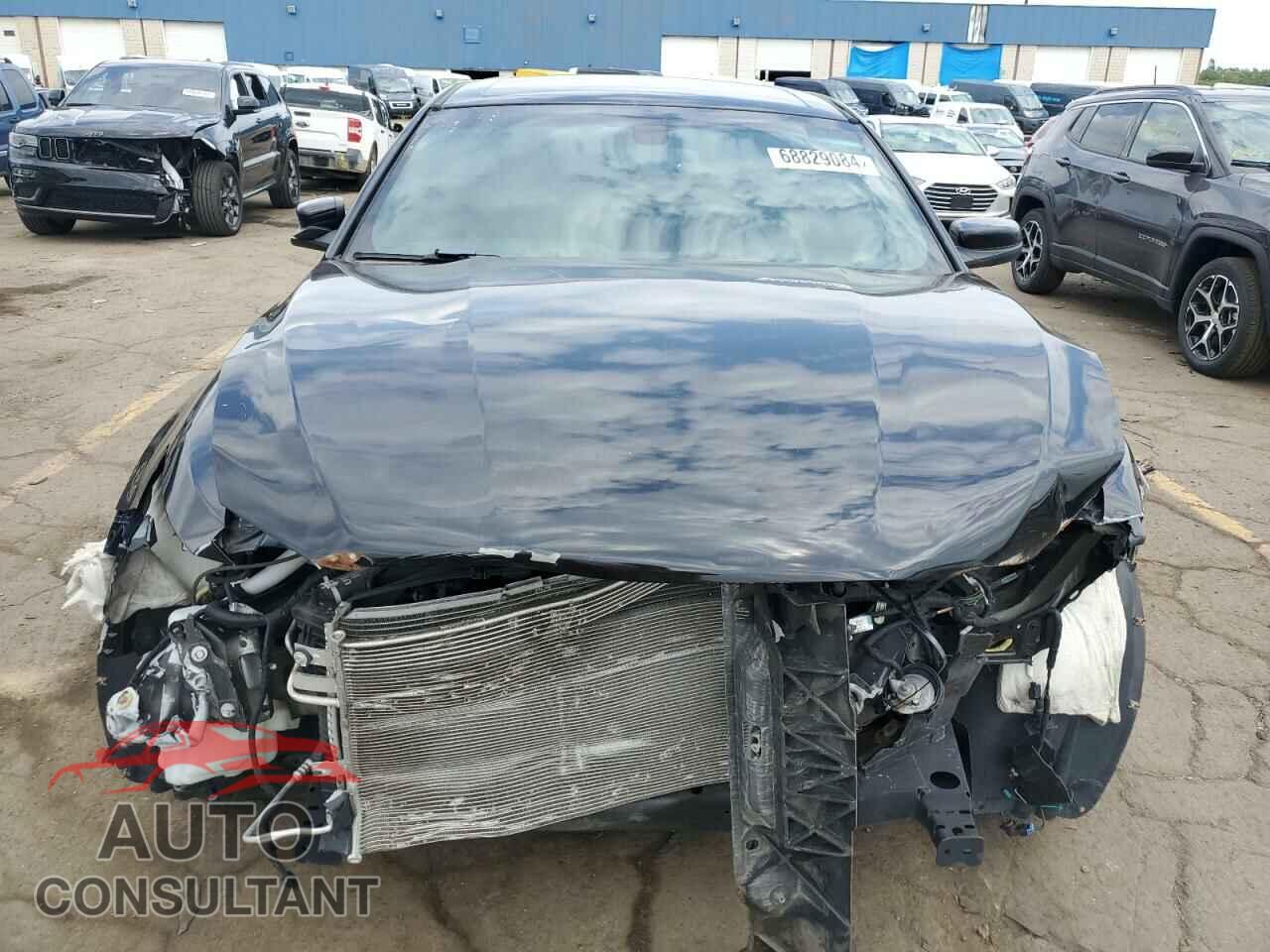 FORD TAURUS 2018 - 1FAHP2E81JG126830