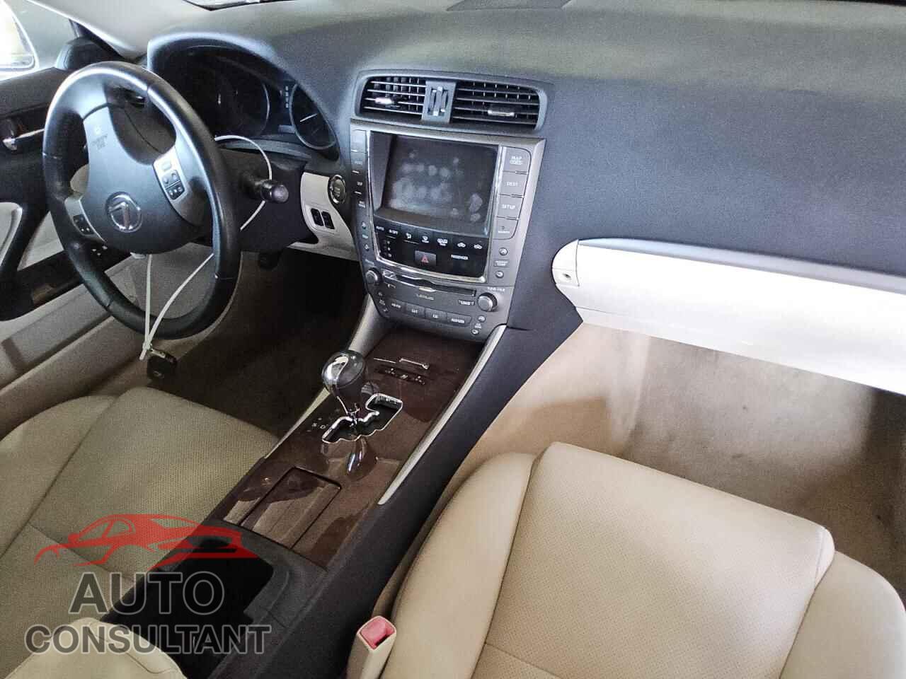 LEXUS IS 2011 - JTHFF2C26B2519092