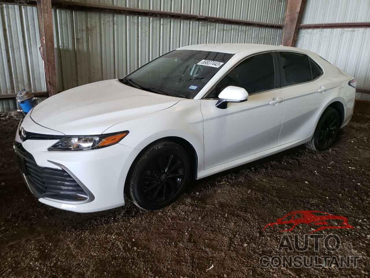 TOYOTA CAMRY 2022 - 4T1C11AK4NU699452