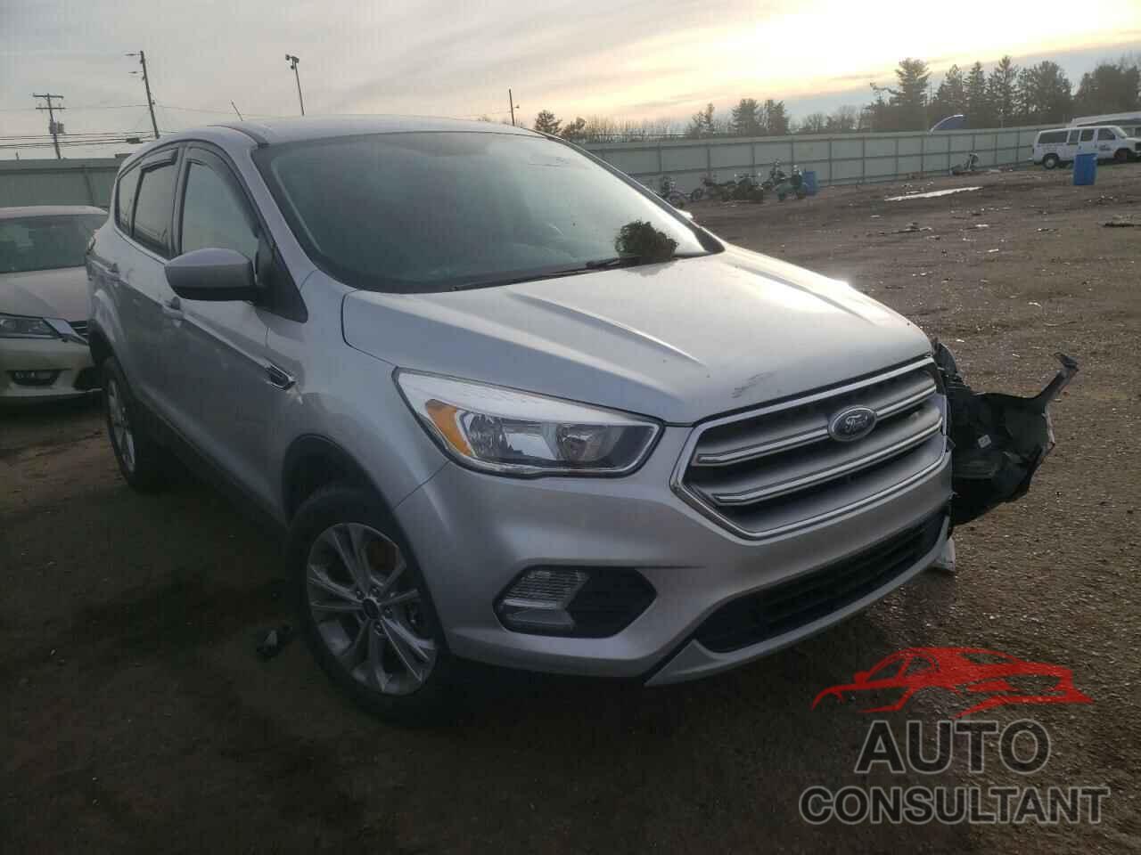 FORD ESCAPE 2017 - 1FMCU9GD6HUD03637