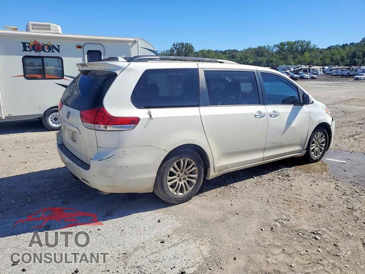 TOYOTA SIENNA 2011 - 5TDYK3DC1BS037853