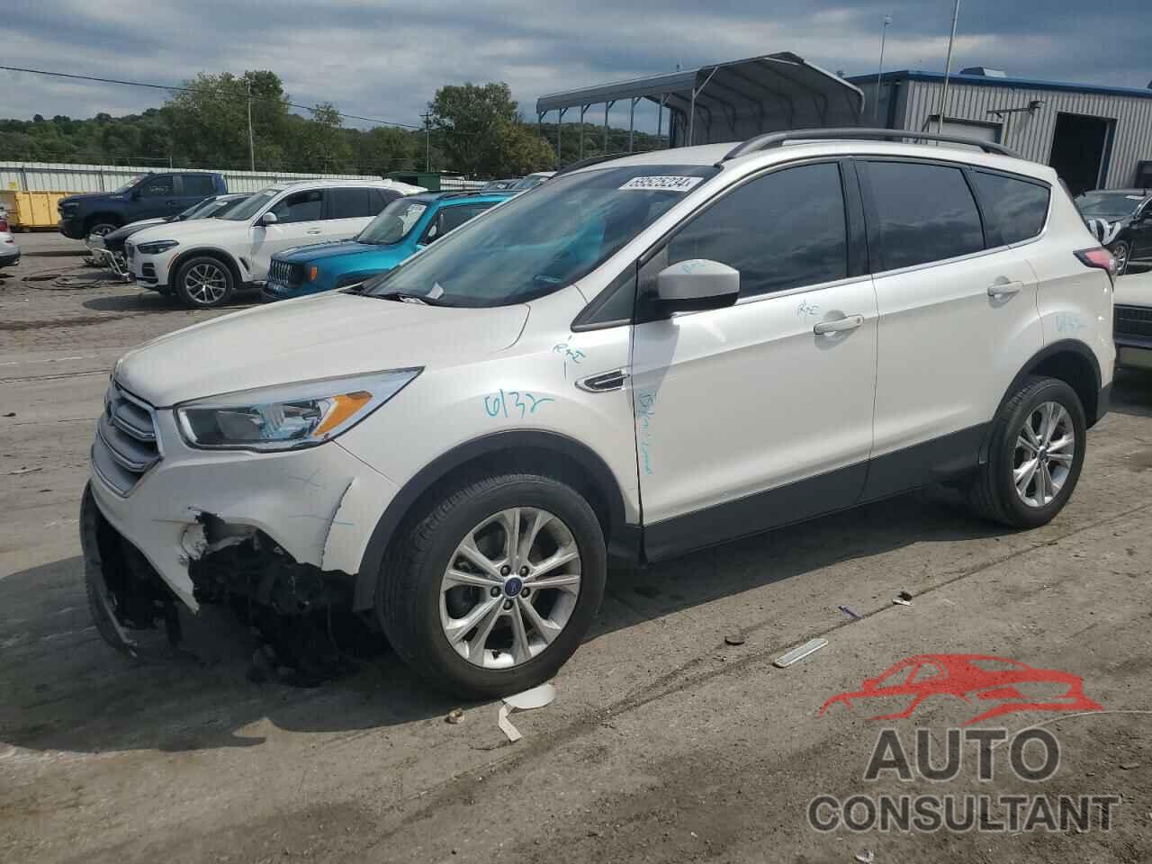 FORD ESCAPE 2018 - 1FMCU0GD5JUB03804