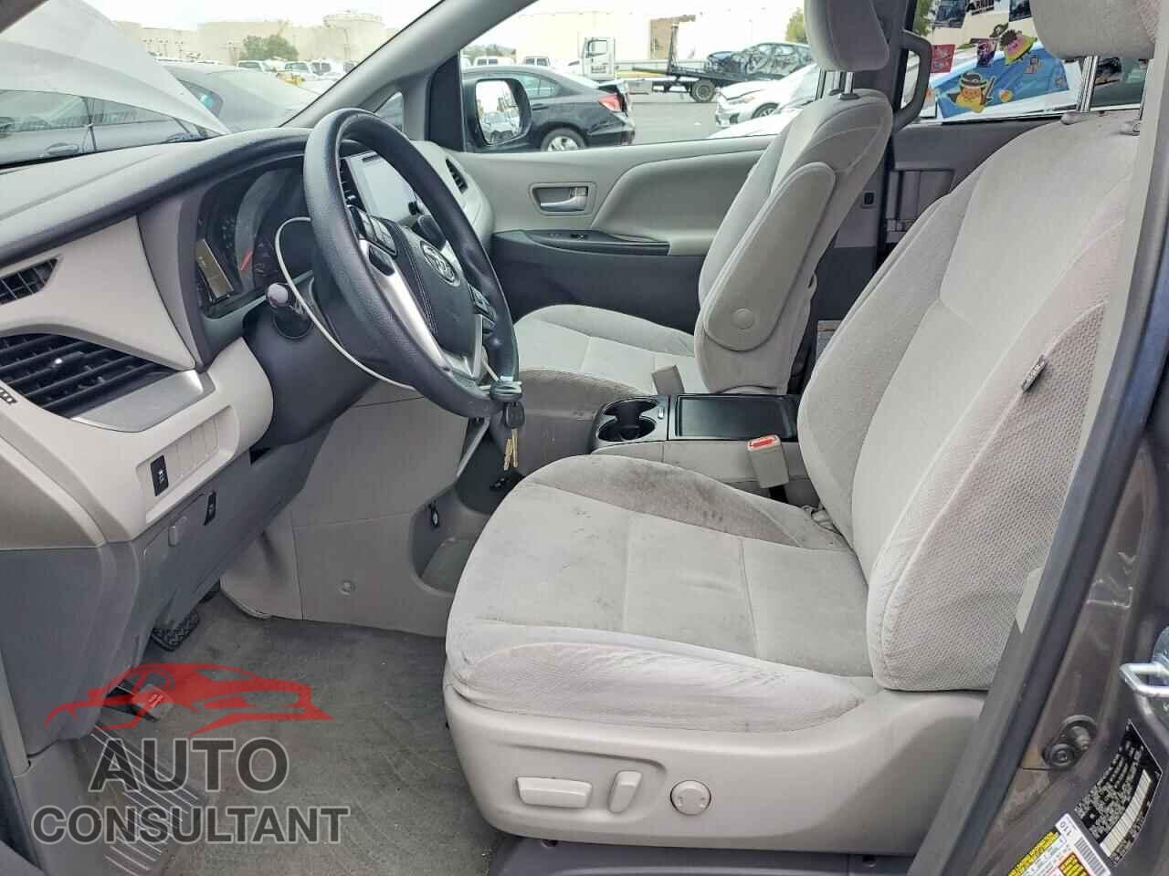 TOYOTA SIENNA 2017 - 5TDKZ3DC2HS776790