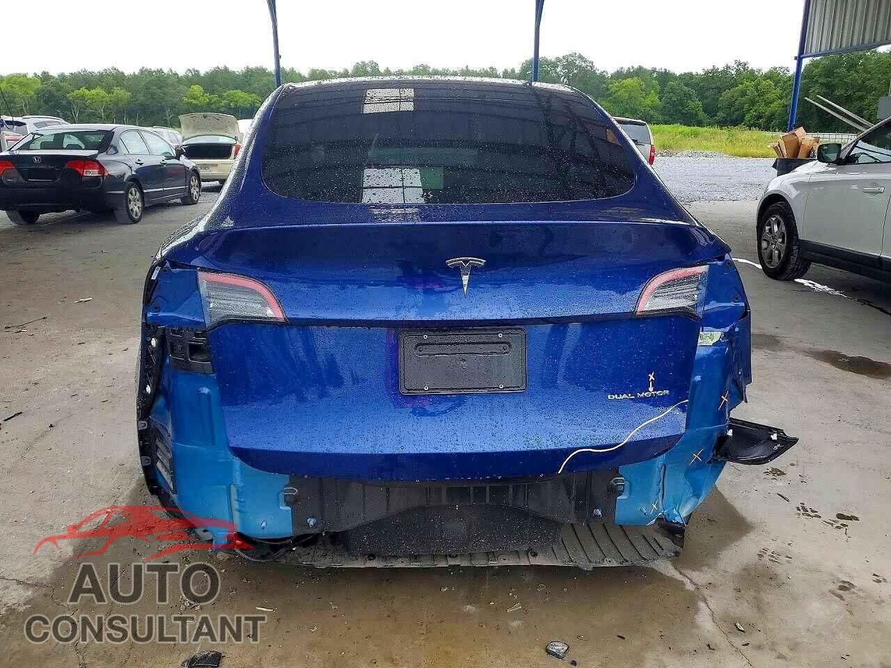 TESLA MODEL Y 2024 - 7SAYGDEE9RA266237