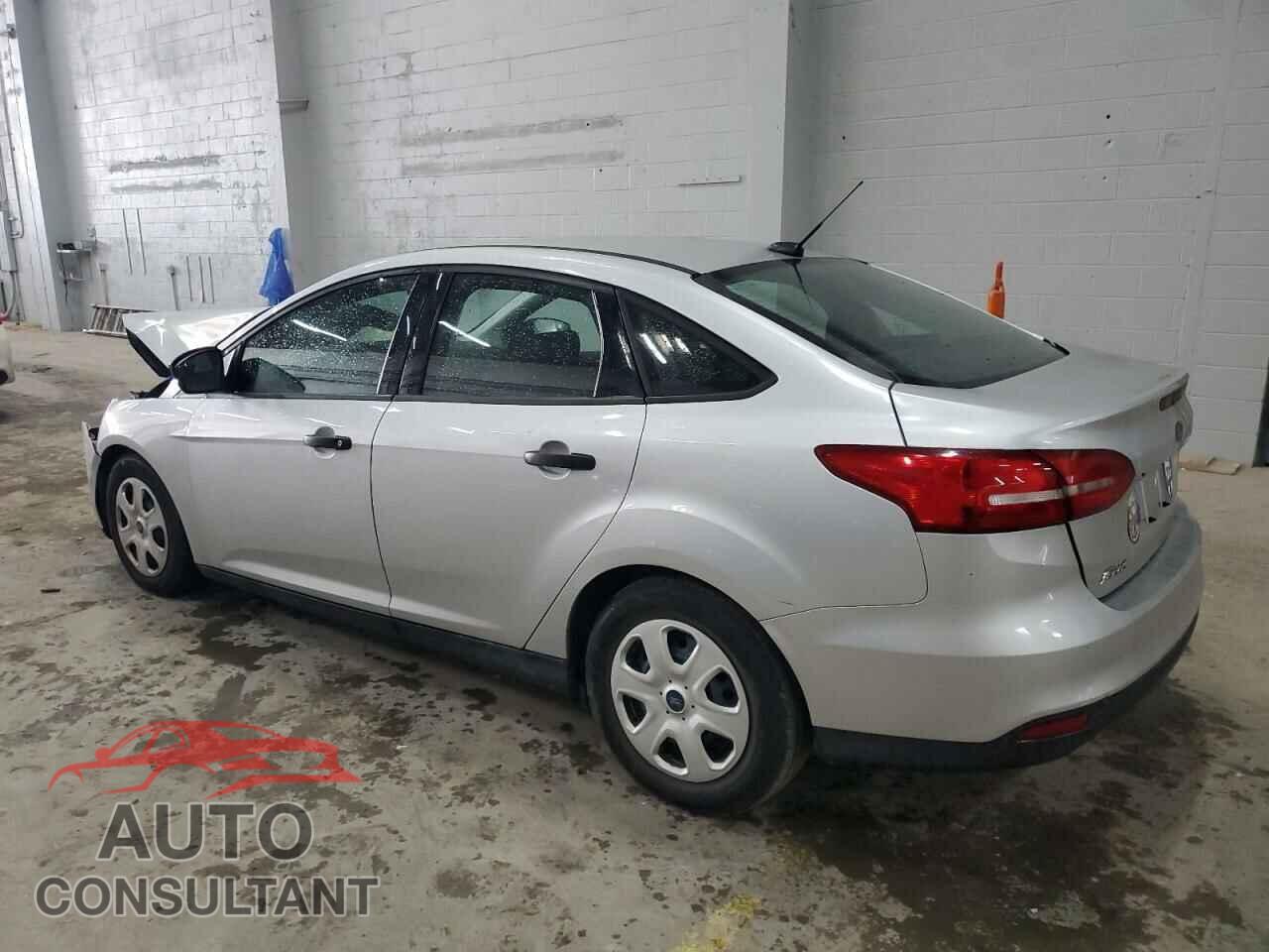 FORD FOCUS 2015 - 1FADP3E20FL276717