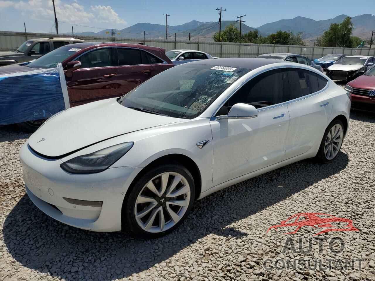 TESLA MODEL 3 2018 - 5YJ3E1EB0JF092373