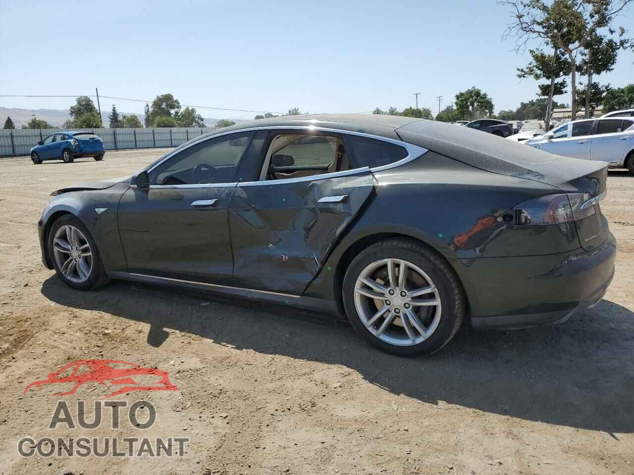 TESLA MODEL S 2012 - 5YJSA1DN3CFP02708
