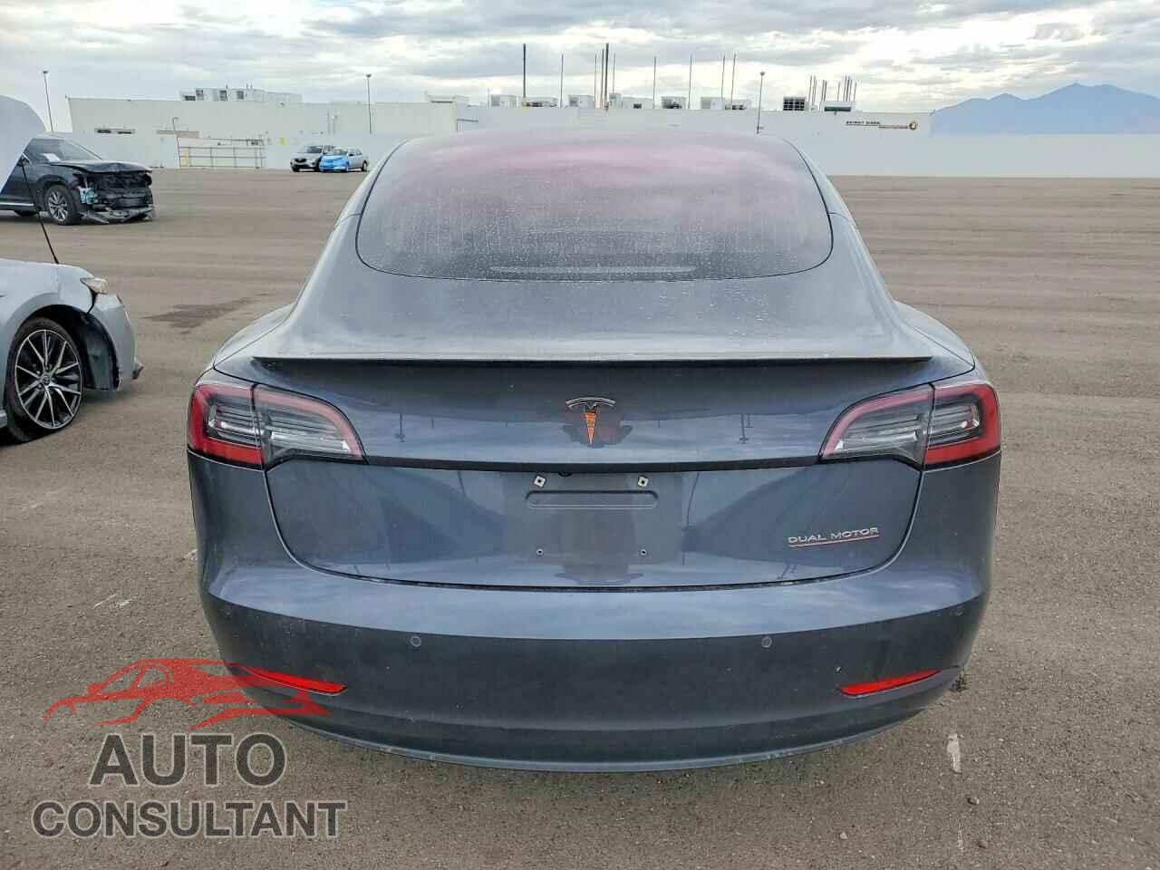 TESLA MODEL 3 2018 - 5YJ3E1EB7JF151418