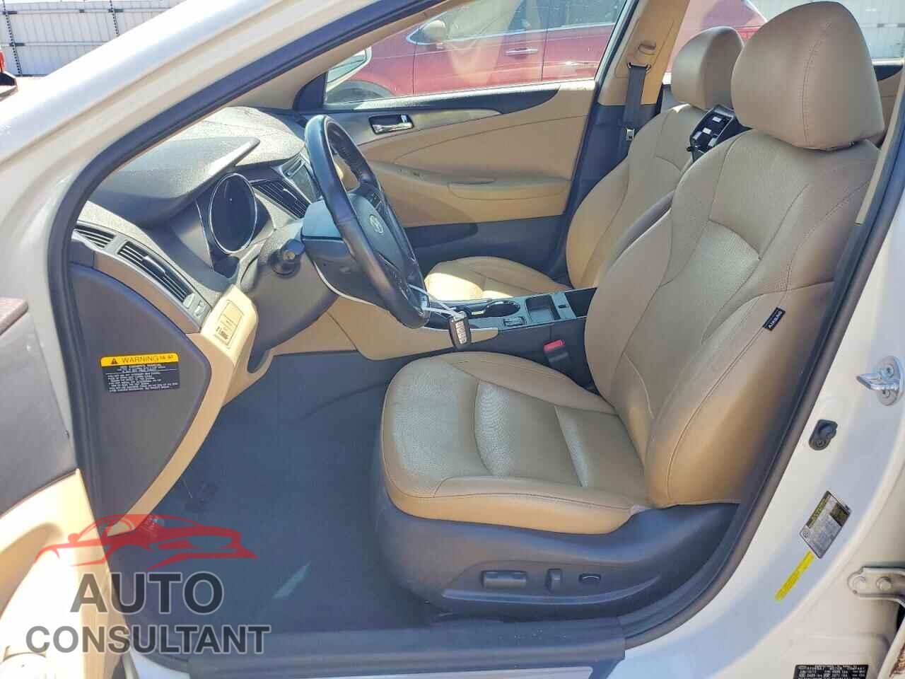 HYUNDAI SONATA 2013 - KMHEC4A40DA083219