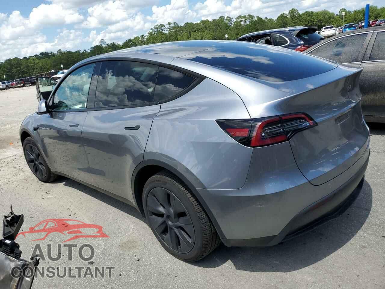 TESLA MODEL Y 2024 - 7SAYGDEE7RA308338