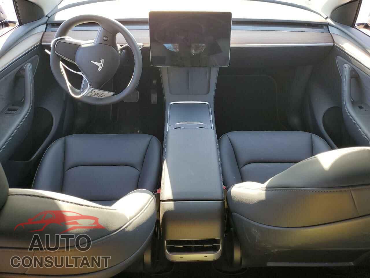 TESLA MODEL Y 2024 - 7SAYGDEE2RF006541