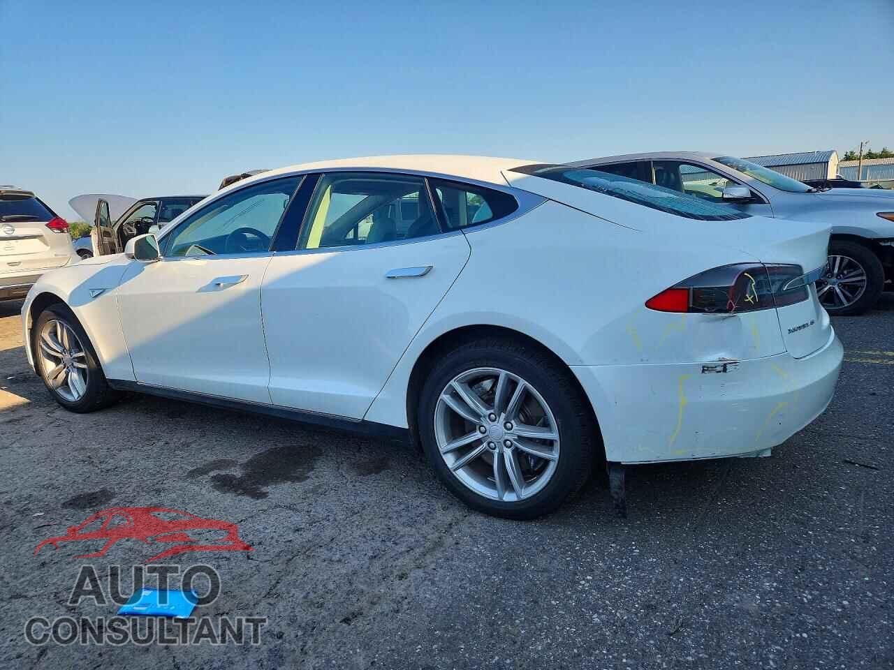 TESLA MODEL S 2013 - 5YJSA1CG3DFP03636