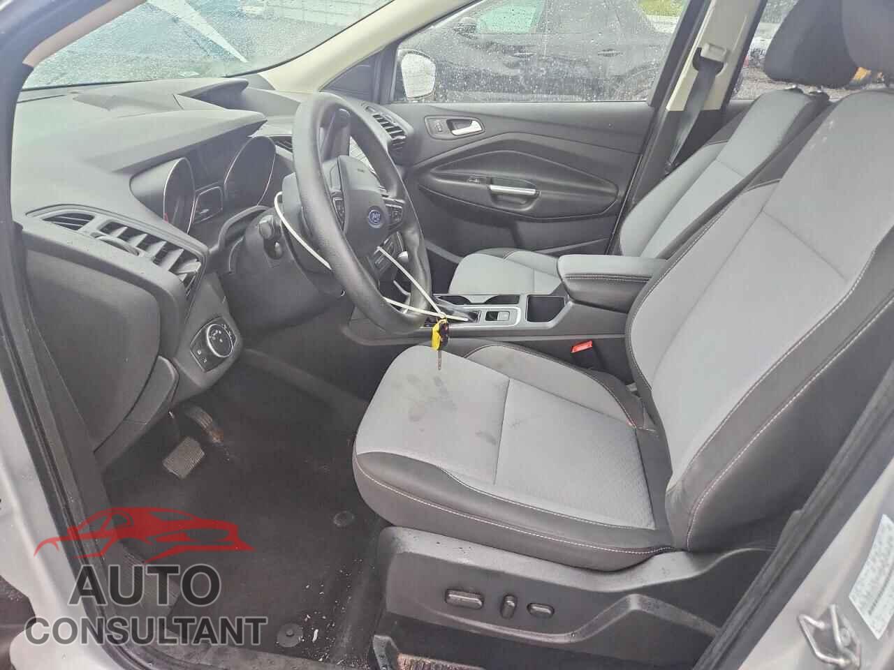 FORD ESCAPE 2017 - 1FMCU9GD9HUD98744