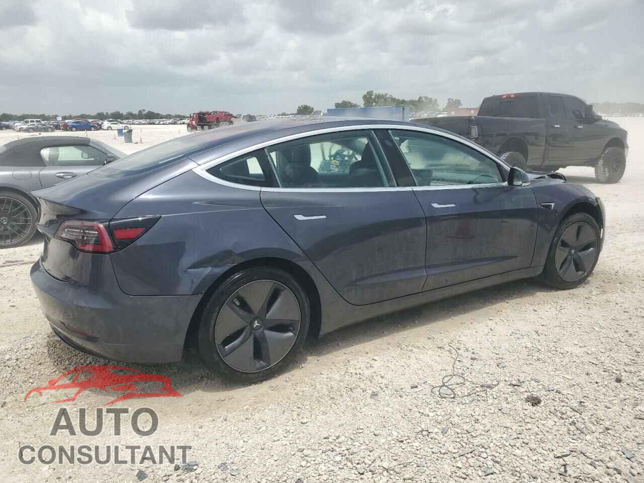TESLA MODEL 3 2018 - 5YJ3E1EA5JF123513