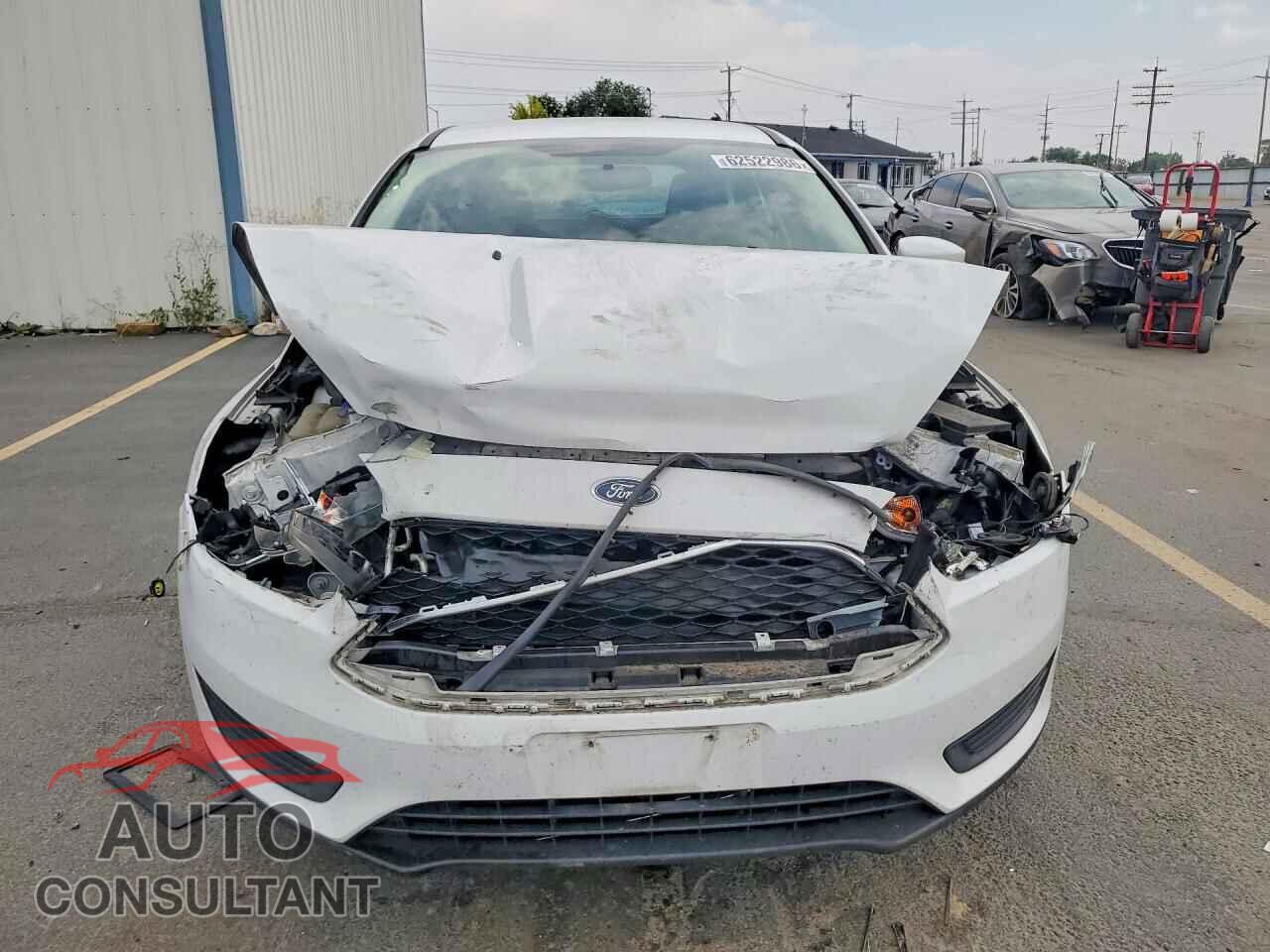 FORD FOCUS 2015 - 1FADP3K28FL220531