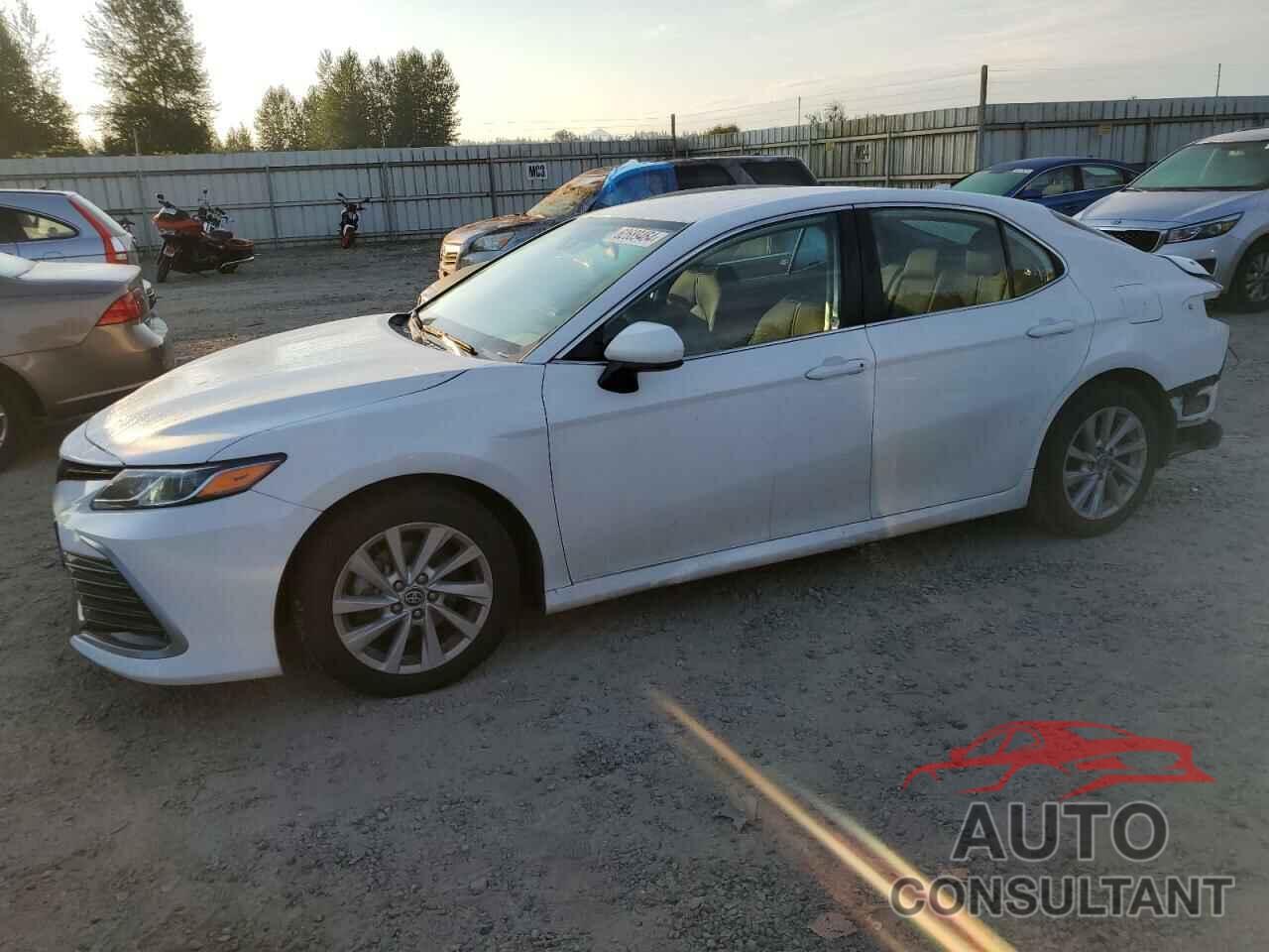 TOYOTA CAMRY 2021 - 4T1C11AK0MU595426
