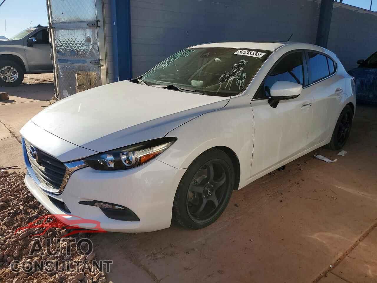MAZDA 3 2017 - 3MZBN1L34HM154626