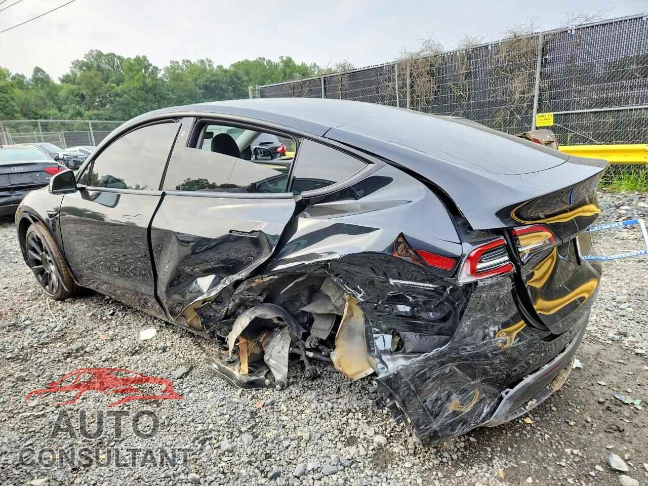 TESLA MODEL Y 2023 - 7SAYGDEE8PF778295