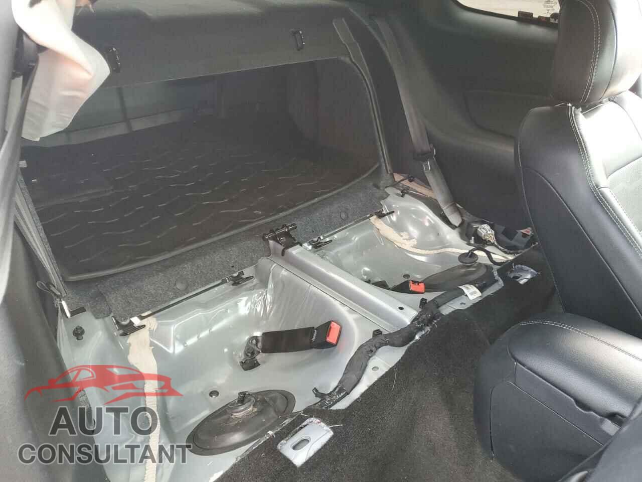 FORD MUSTANG 2018 - 1FA6P8CF0J5185116