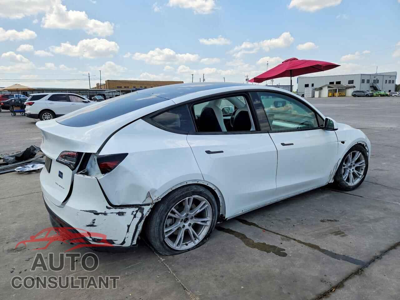 TESLA MODEL Y 2023 - 7SAYGDEE8PA100207