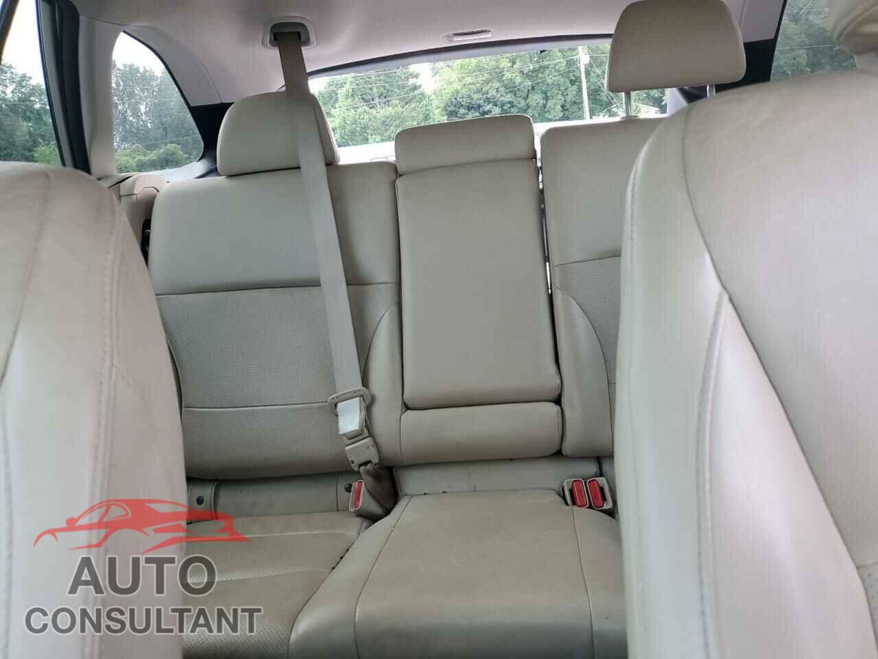 SUBARU OUTBACK 2017 - 4S4BSANC2H3258151