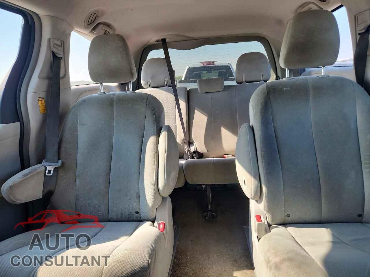 TOYOTA SIENNA 2014 - 5TDZK3DC9ES408024
