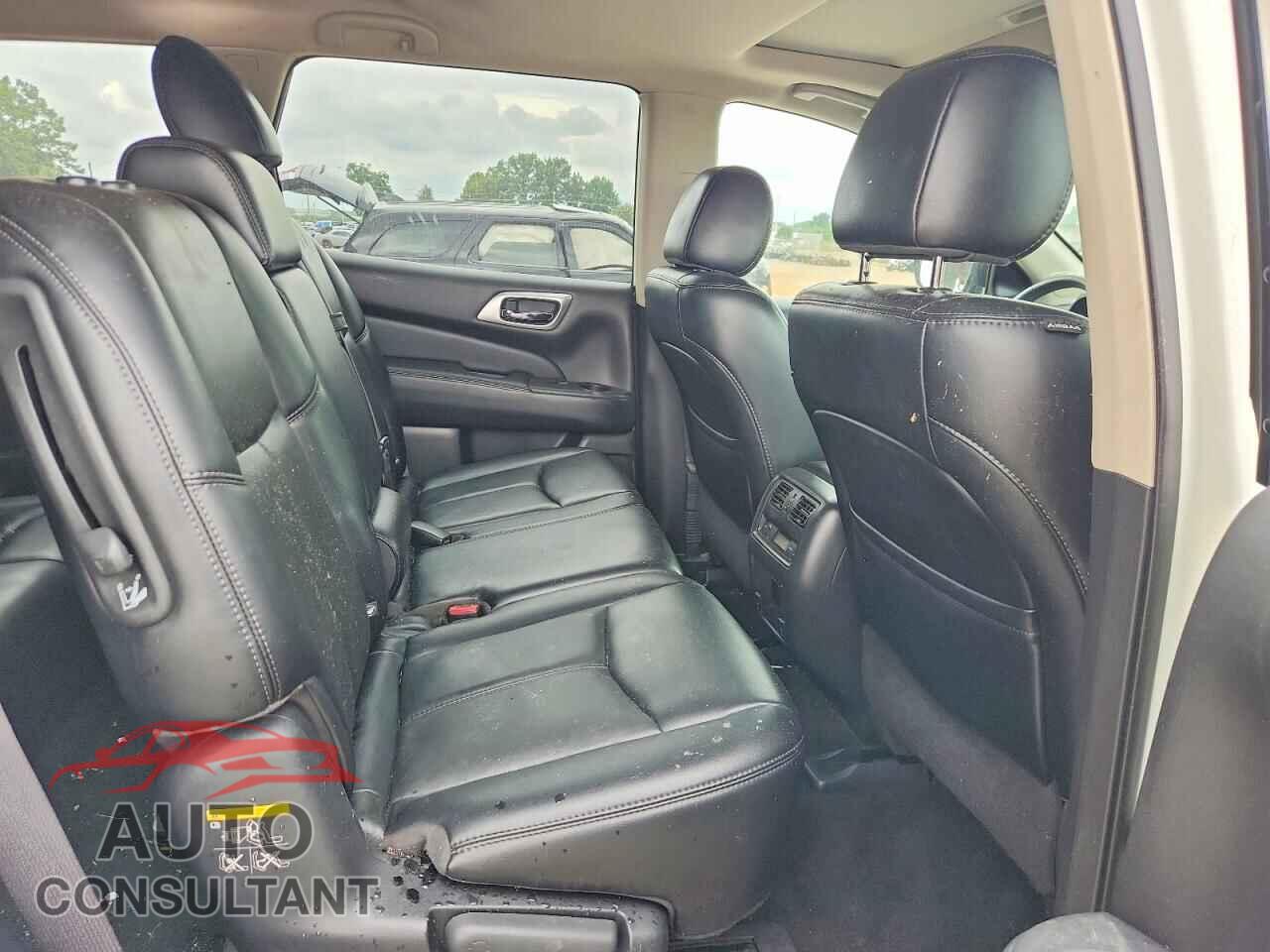 NISSAN PATHFINDER 2017 - 5N1DR2MN3HC680894