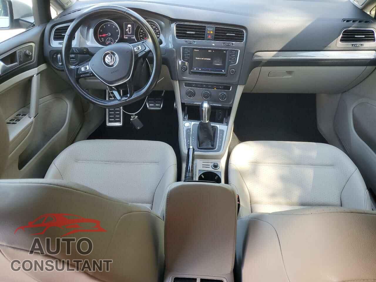 VOLKSWAGEN GOLF 2017 - 3VWH17AU4HM529760