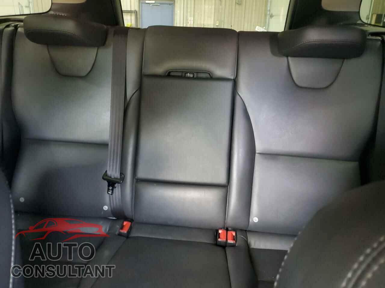VOLVO XC60 2015 - YV4902RD2F2596800