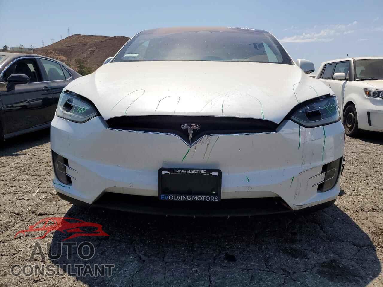 TESLA MODEL X 2018 - 5YJXCBE46JF105237