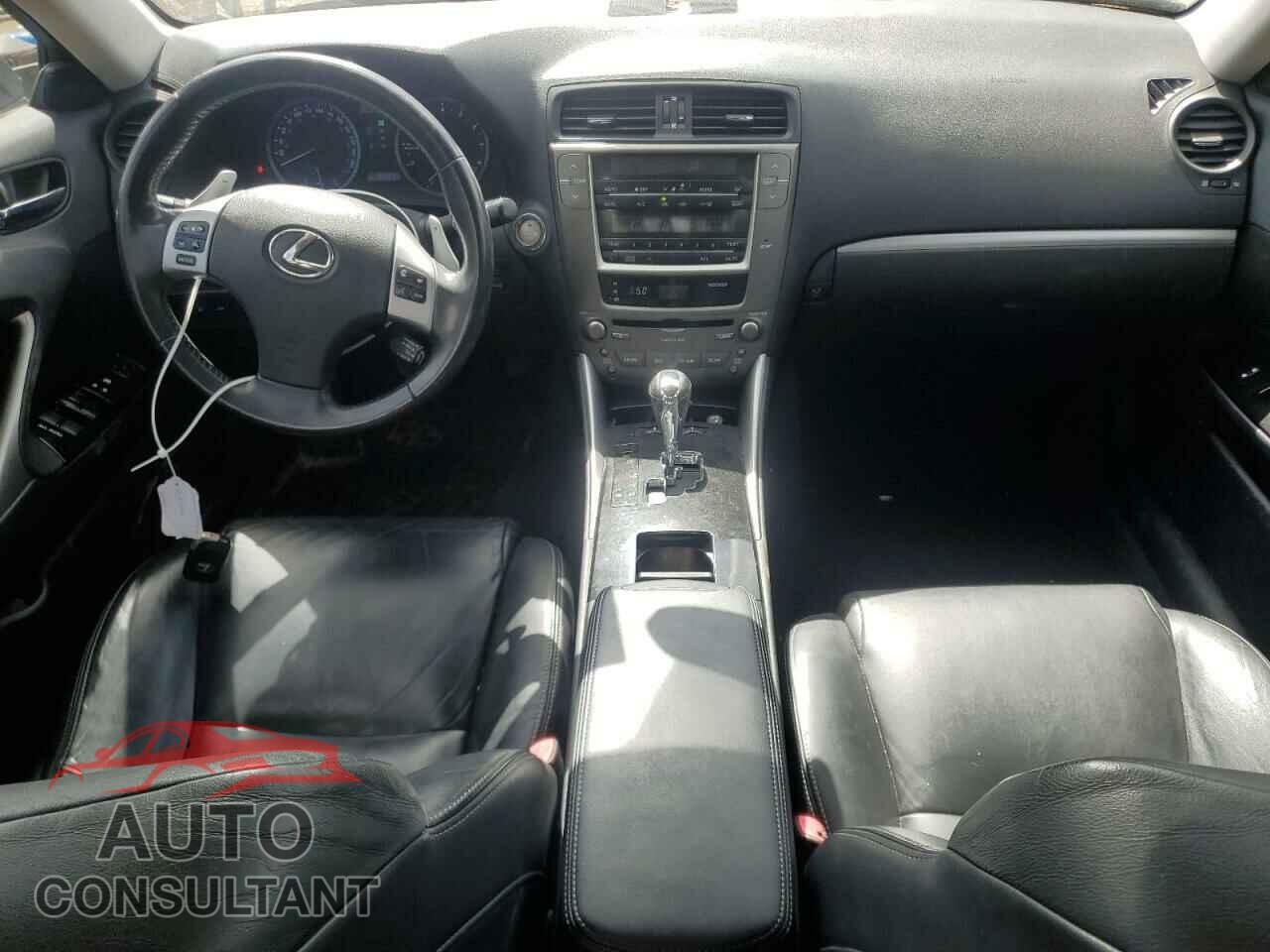 LEXUS IS 2011 - JTHCF5C28B5048162
