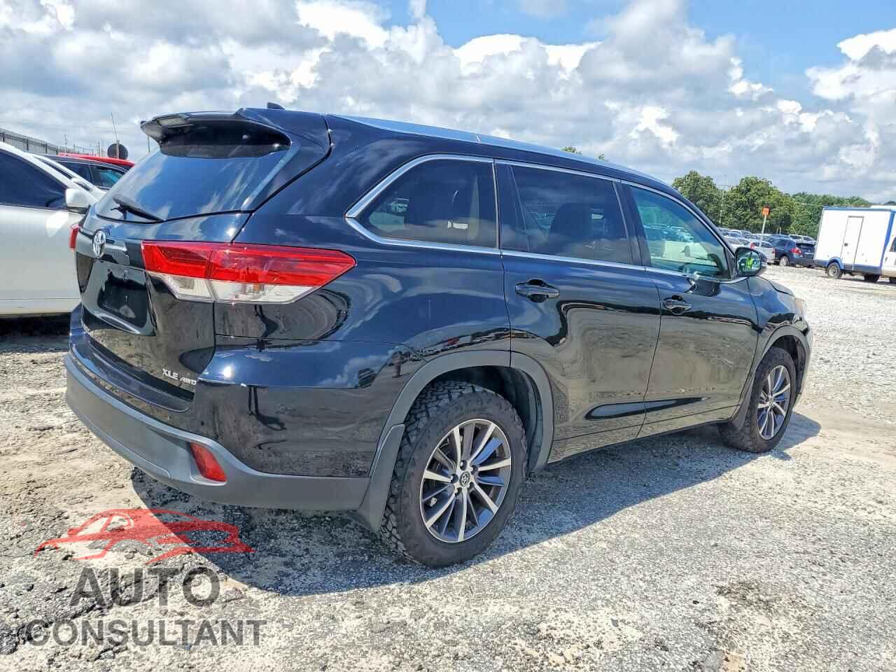 TOYOTA HIGHLANDER 2018 - 5TDJZRFH7JS531609