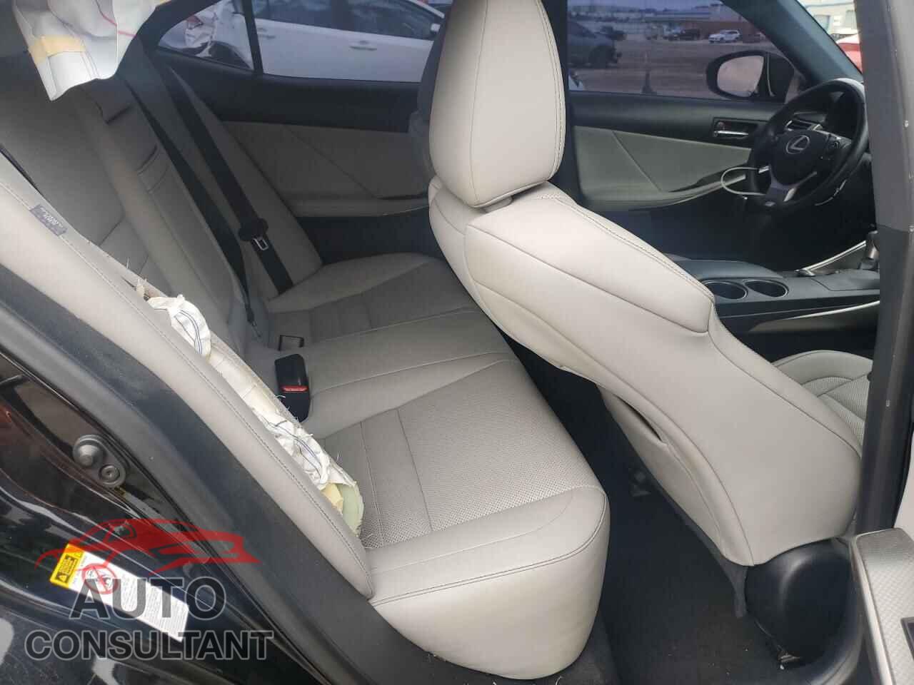 LEXUS IS 2015 - JTHCF1D29F5022683